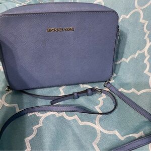 Micheal Kors crossbody bag